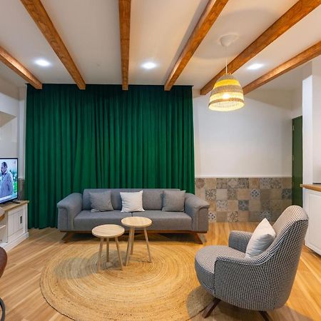House 76 Hotel Низва Екстериор снимка