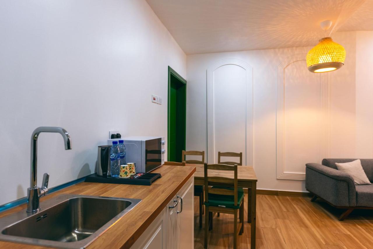 House 76 Hotel Низва Екстериор снимка