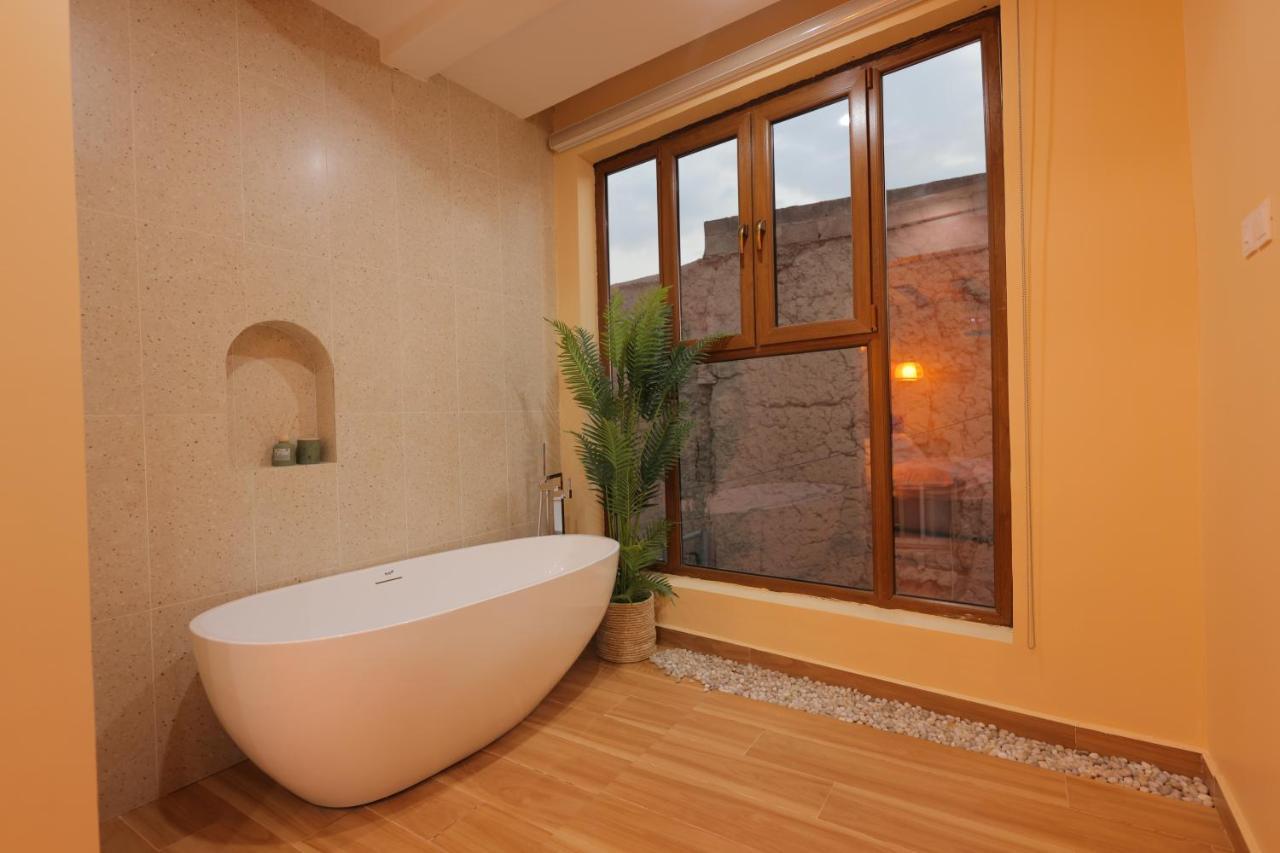 House 76 Hotel Низва Екстериор снимка