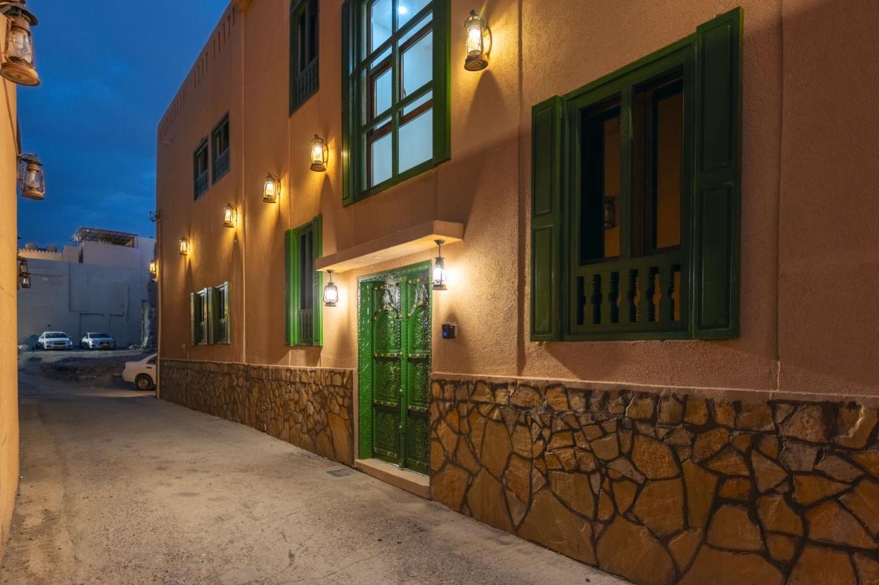 House 76 Hotel Низва Екстериор снимка