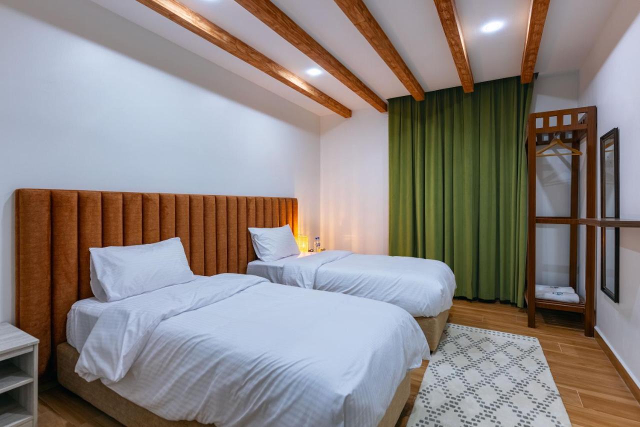 House 76 Hotel Низва Екстериор снимка
